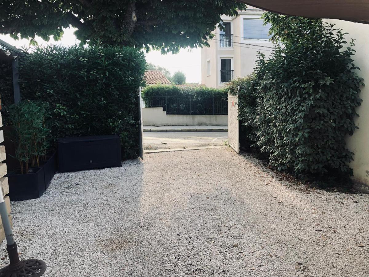 Votre Sejour A Sanary Dans Bas De Villa Avec Terrasse Vegetalisee Et Abritee Exposition Est Sud Ouest A 400M Du Centre Ville En Zone Pietonne Ou Tout Peut Se Faire A Pied Санари-сюр-Мер Экстерьер фото